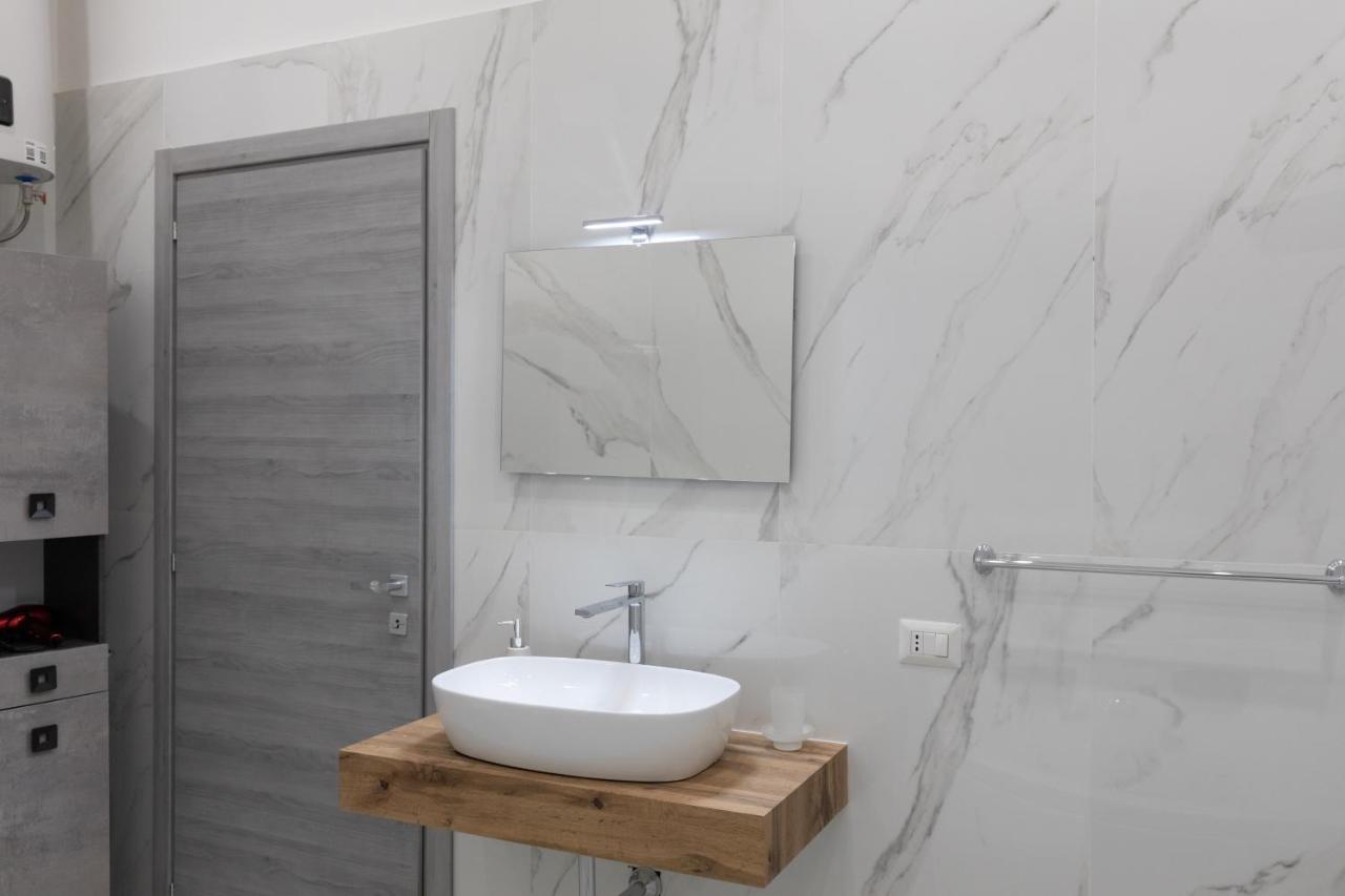 My Brilliant Home With Jacuzzi 2 Steps From St Toledo Napoli Bagian luar foto