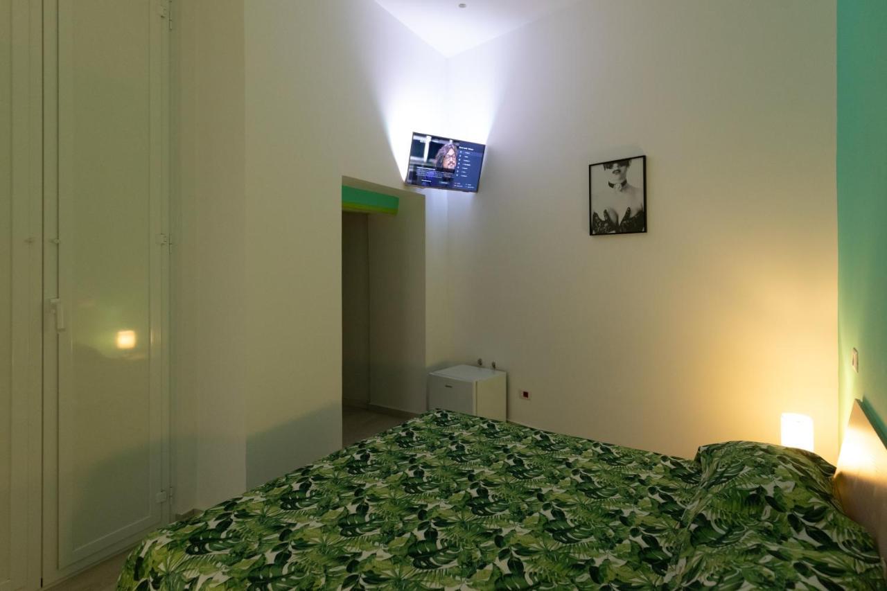 My Brilliant Home With Jacuzzi 2 Steps From St Toledo Napoli Bagian luar foto